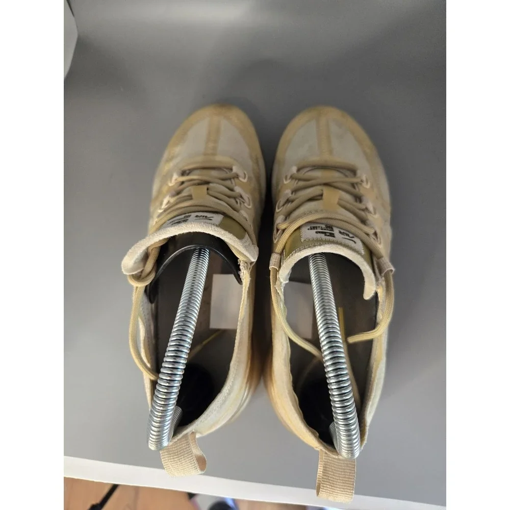 Nike Air VaporMax 2019 Gold Club Gold Women Size 6 Running Shoes AR6632-101